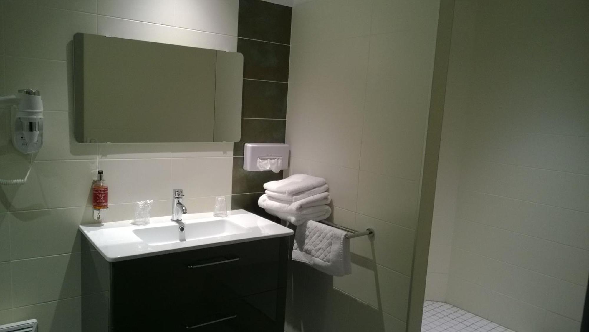 Cour Du Tonnelier Hotel Bouxwiller  Szoba fotó